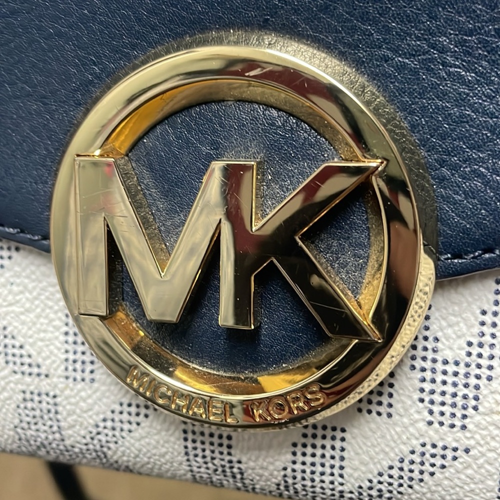 Blue and white MK purse - Picture 4 of 5